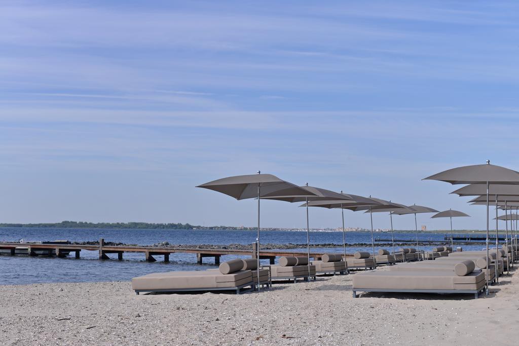 Oasis Punt-West Hotel & Beach Resort アウドルプ エクステリア 写真