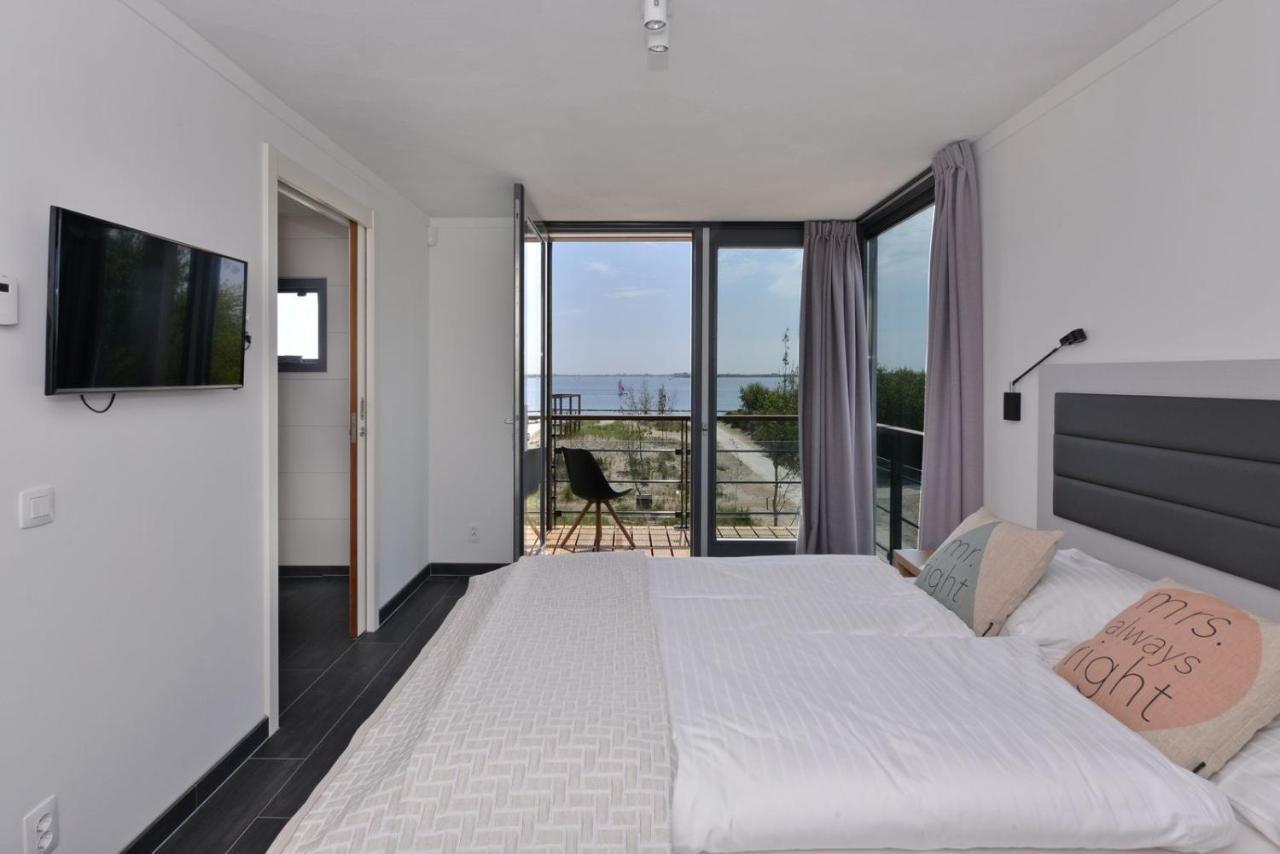 Oasis Punt-West Hotel & Beach Resort アウドルプ エクステリア 写真