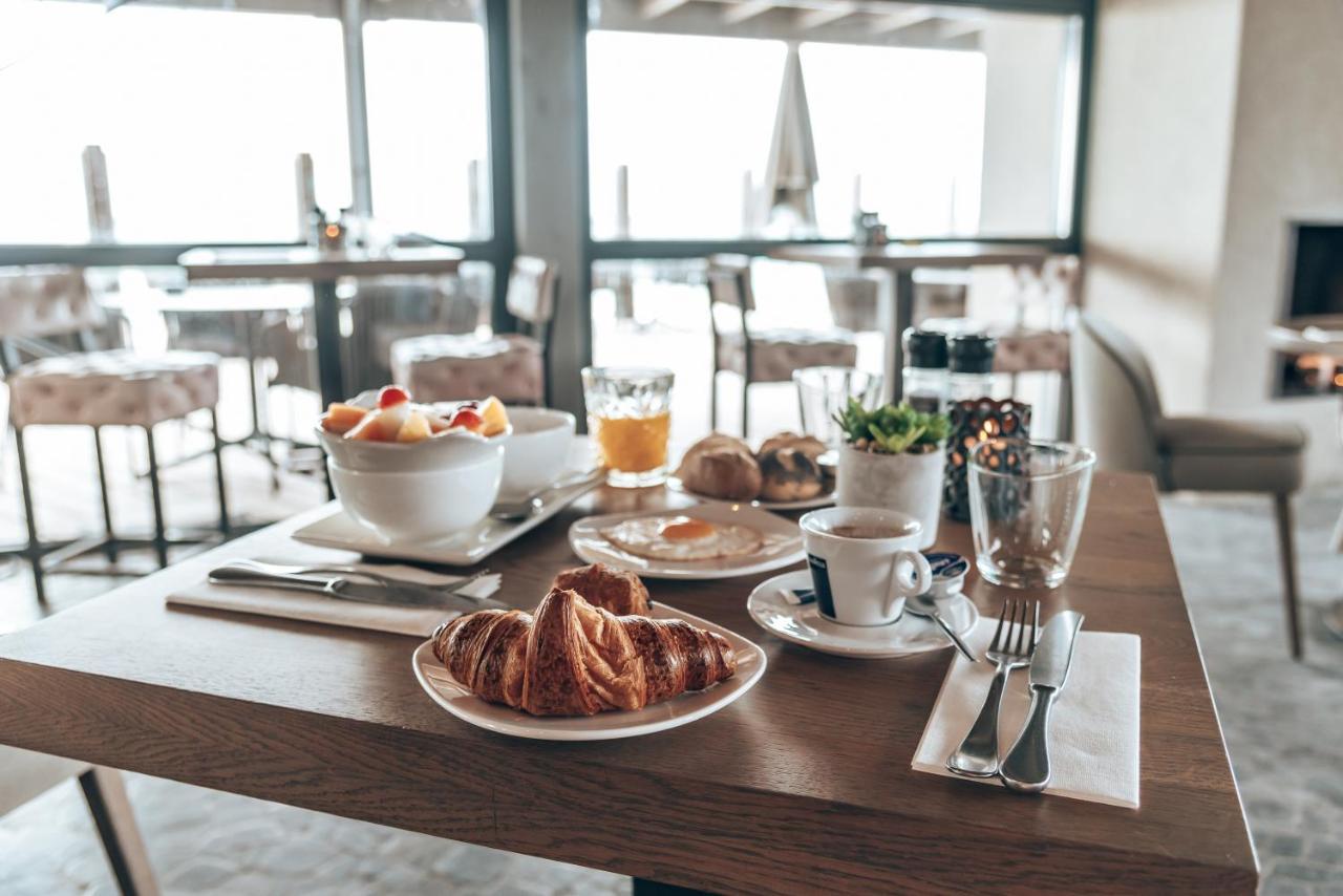 Oasis Punt-West Hotel & Beach Resort アウドルプ エクステリア 写真